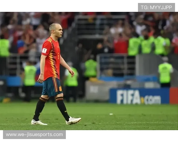 蒙眼挑战足球极限 球星们如何凭感觉踢出精彩进球