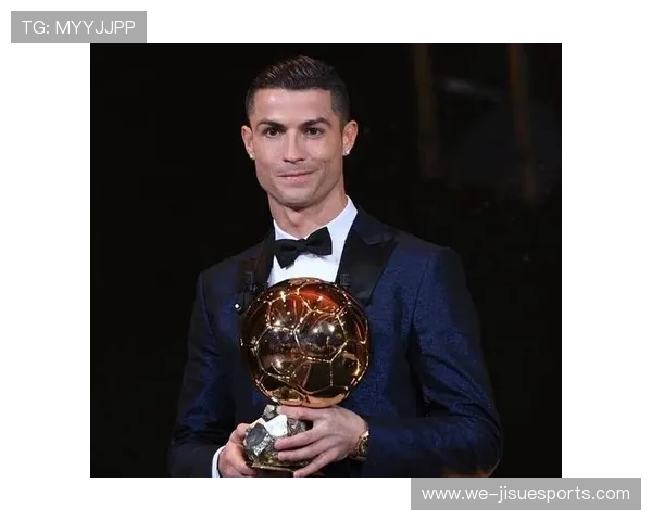 足球场上的颜值担当：盘点那些既帅气又技艺超群的足球巨星