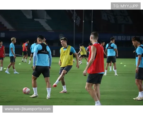 足球星级军团崛起全球风云再起 超越历史的超级阵容解析 足球星级军团崛起全球风云再起 超越历史的超级阵容解析