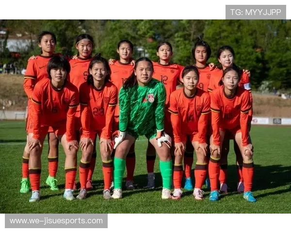 足球明星聚焦中国美女风采 展现不同文化碰撞与美丽融合 足球明星聚焦中国美女风采 展现不同文化碰撞与美丽融合